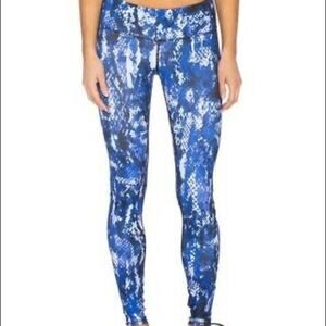 Alo Yoga blue airbrush python skinskin leggings M